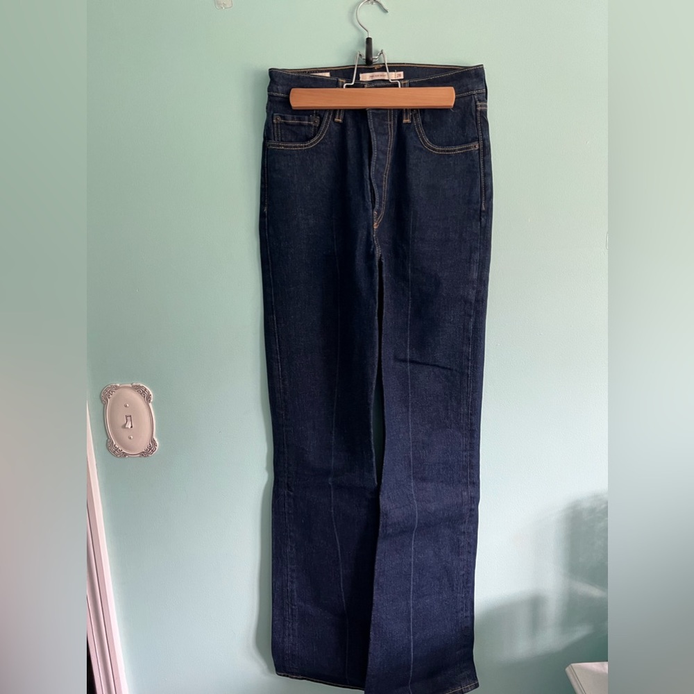 levi’s ribcage bootcut size 26x33. worn once.